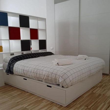 Apartament Open Space3 D'Apulia 11 Mediolan Zewnętrze zdjęcie